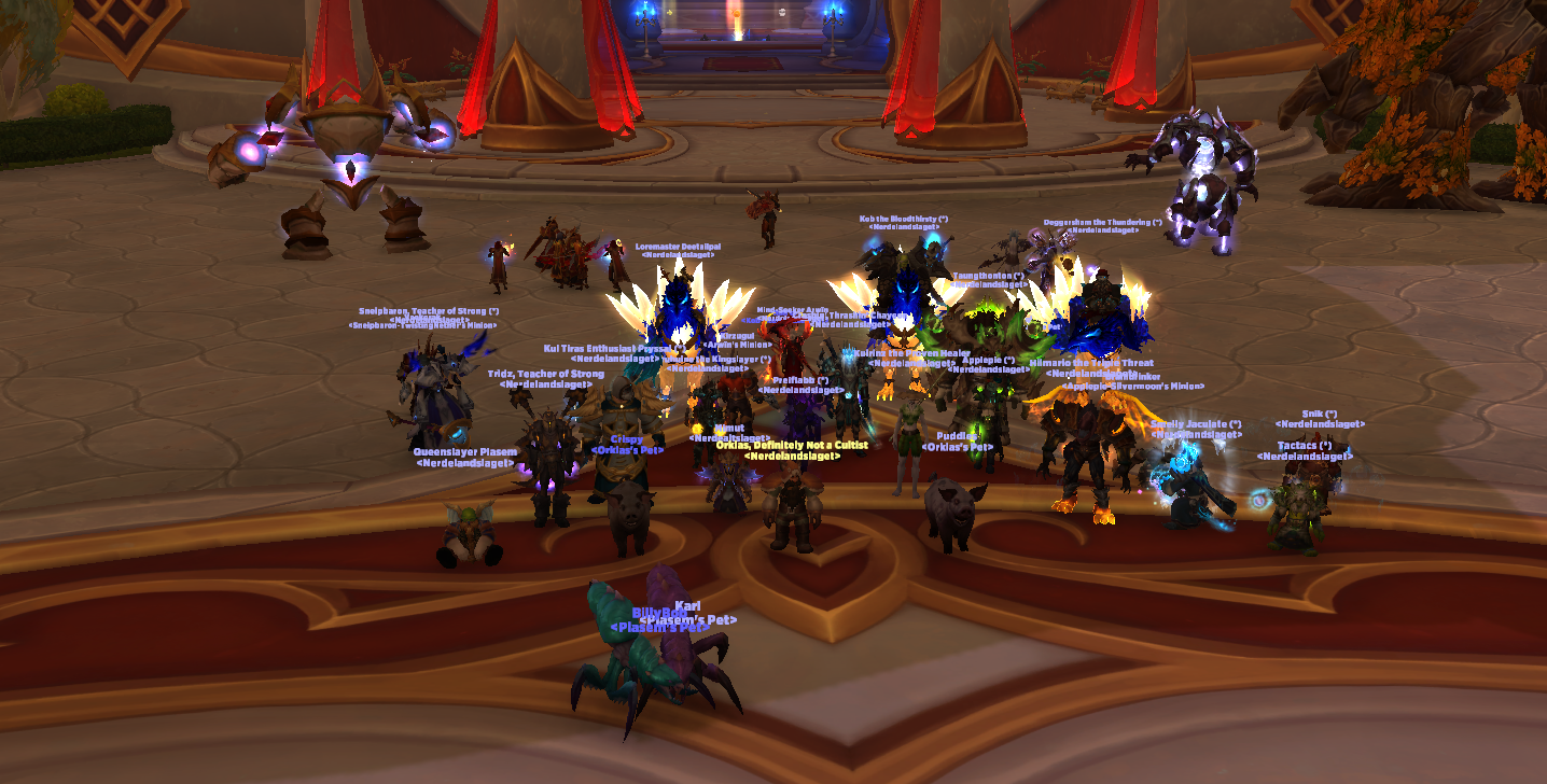 The Føniks raid team gathered together in World of Warcraft